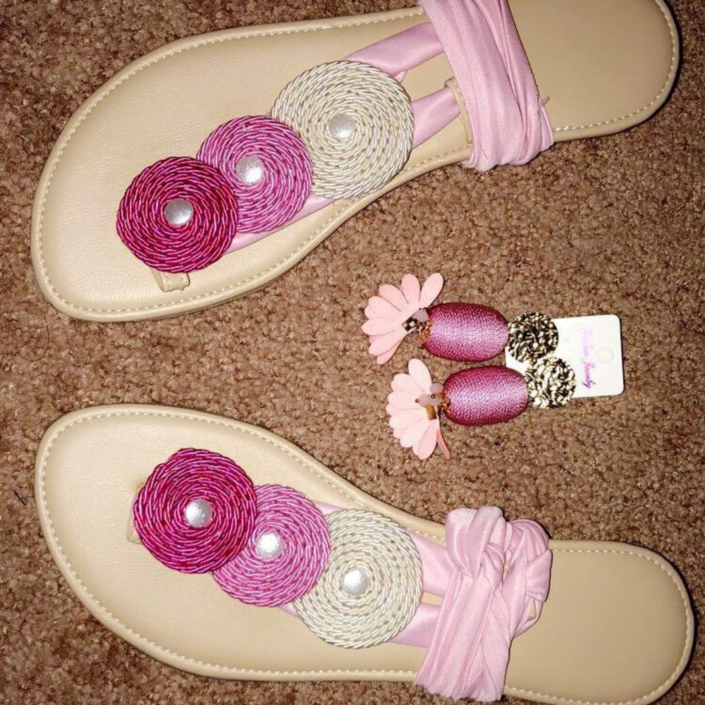 Holiday special 🎁 sandals earrings set